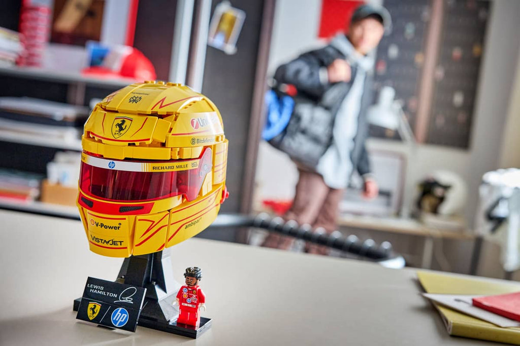 LEGO: Scuderia Ferrari HP Lewis Hamilton Helmet