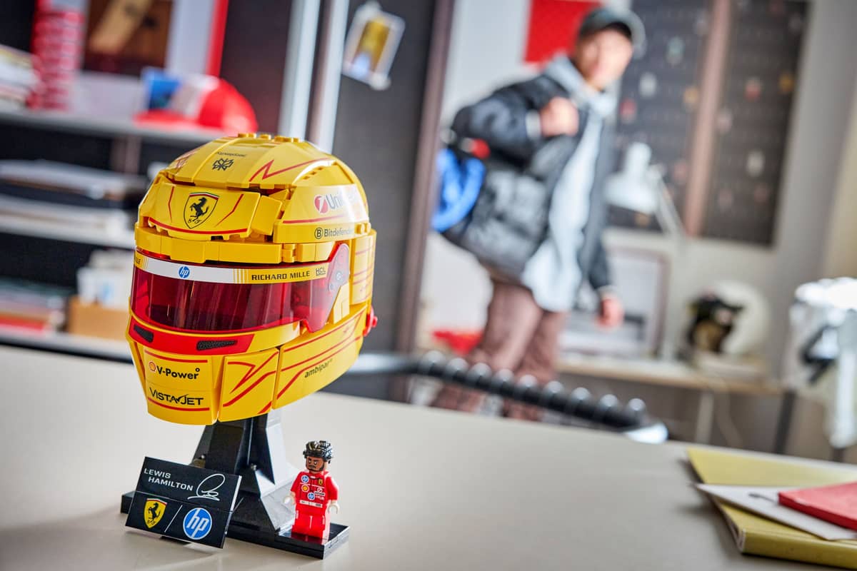 LEGO: Scuderia Ferrari HP Lewis Hamilton Helmet