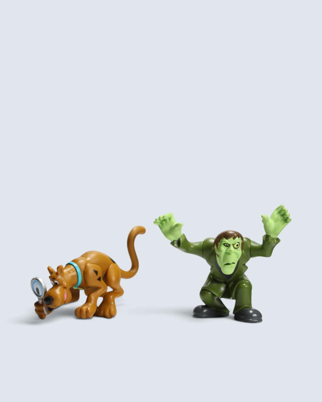 Scooby-Doo Scooby with Magnifying Glass & Frankenstein Monster Collectible Figurine Set