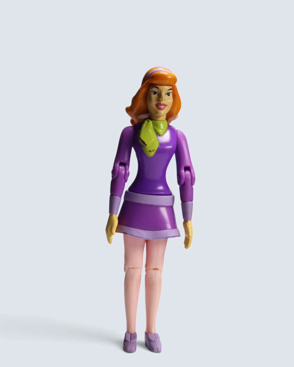 Scooby-Doo Scooby, Velma & Daphne Collectible Figurine Set (3-Piece Toy Bundle)