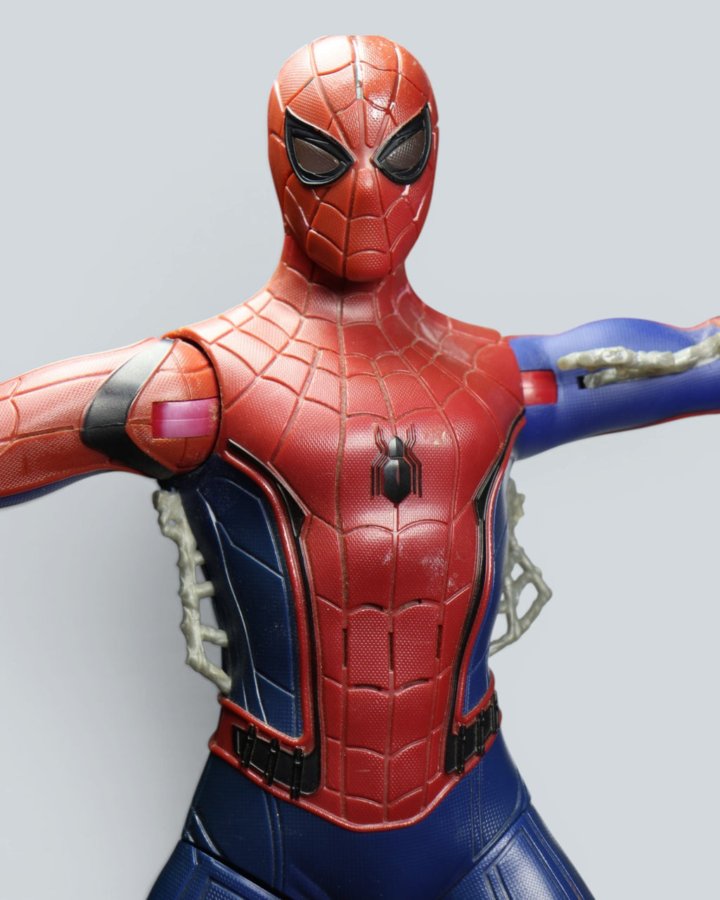Marvel Spider-Man Stark Suit 15-Inch Large Action Figure - Interactive Electronic Toy with Sounds & Glowing Eyes