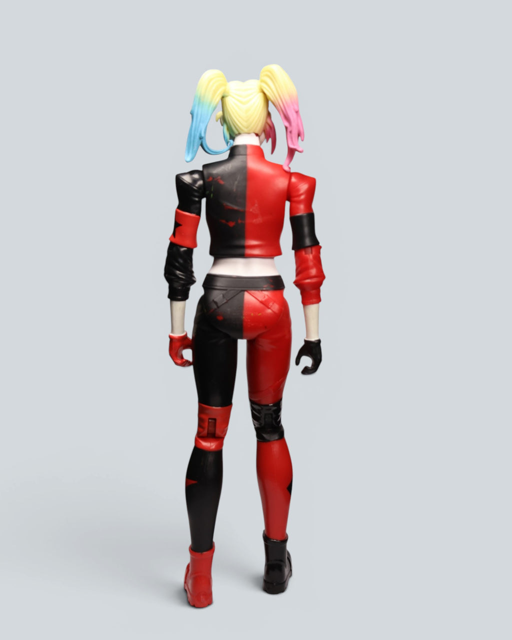 DC Comics Harley Quinn 12-Inch Collectible Figure