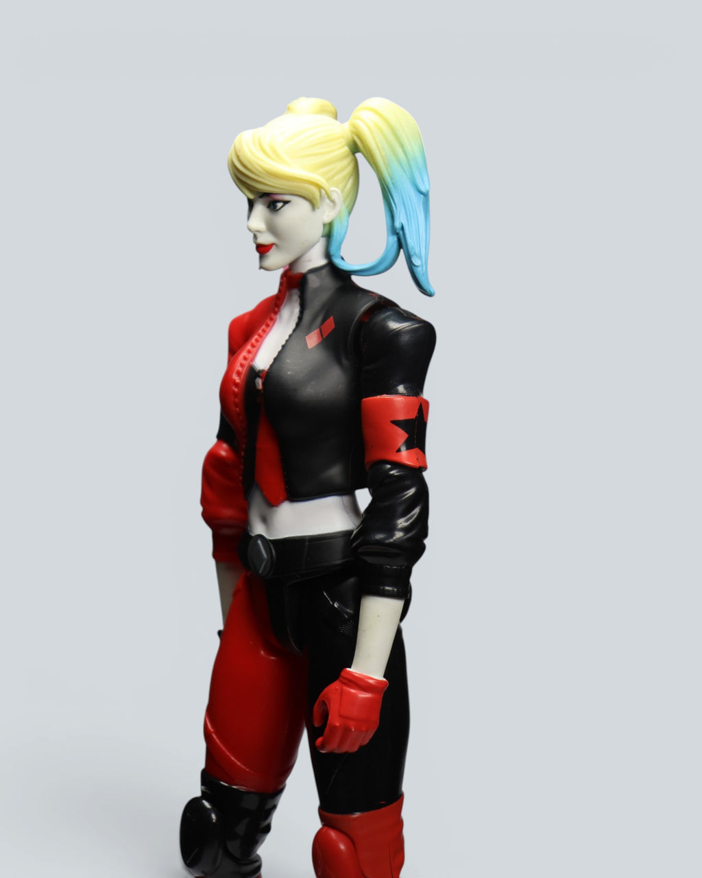 DC Comics Harley Quinn 12-Inch Collectible Figure