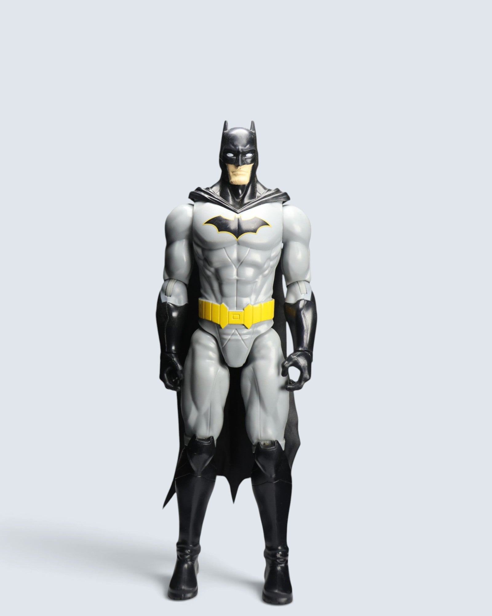 DC Comics Batman 11.5-Inch Action Figure with Fabric Cape and Yellow Utility Belt