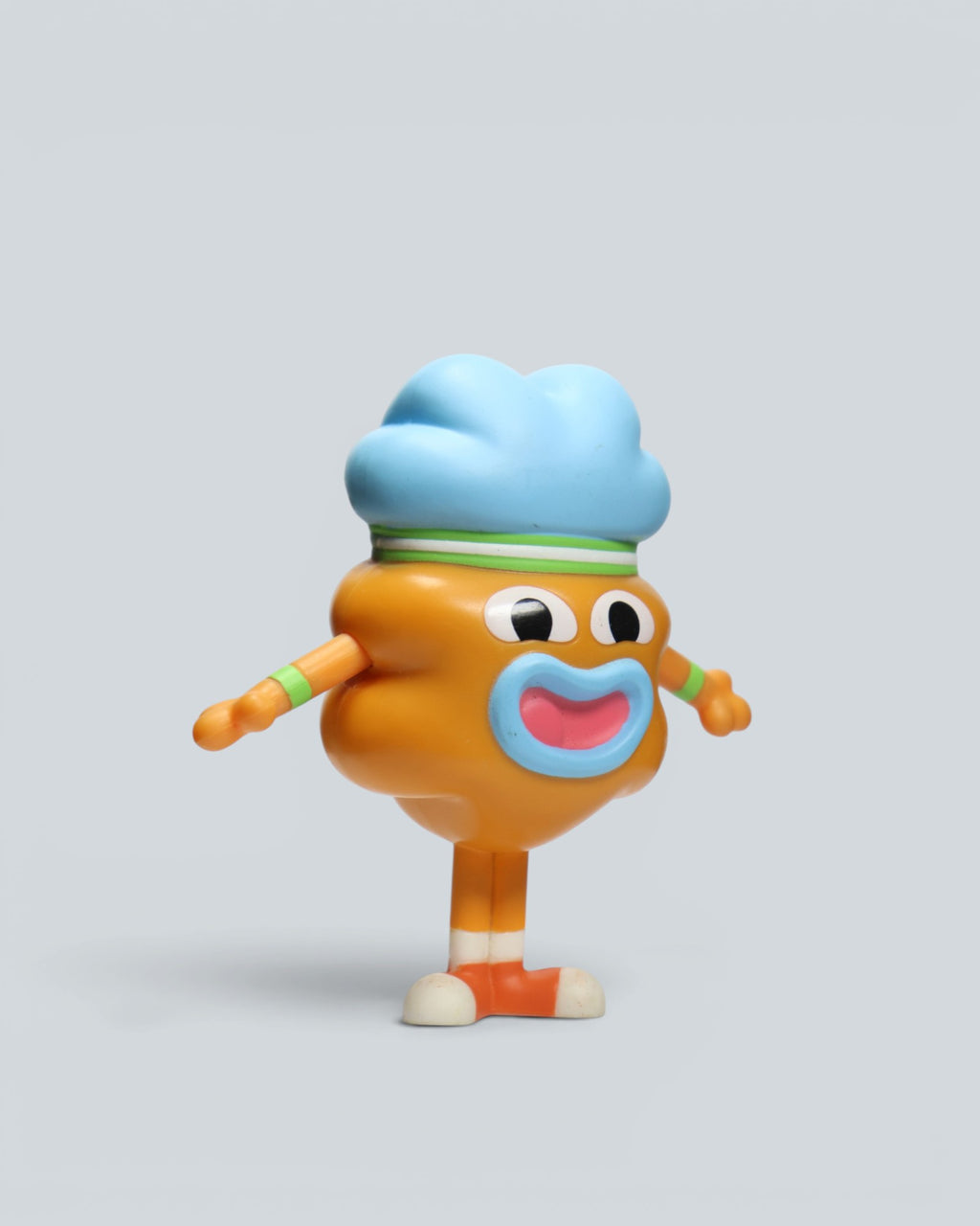 Cartoon Network: The Amazing World of Gumball Darwin Figure & Collectible Card Bundle