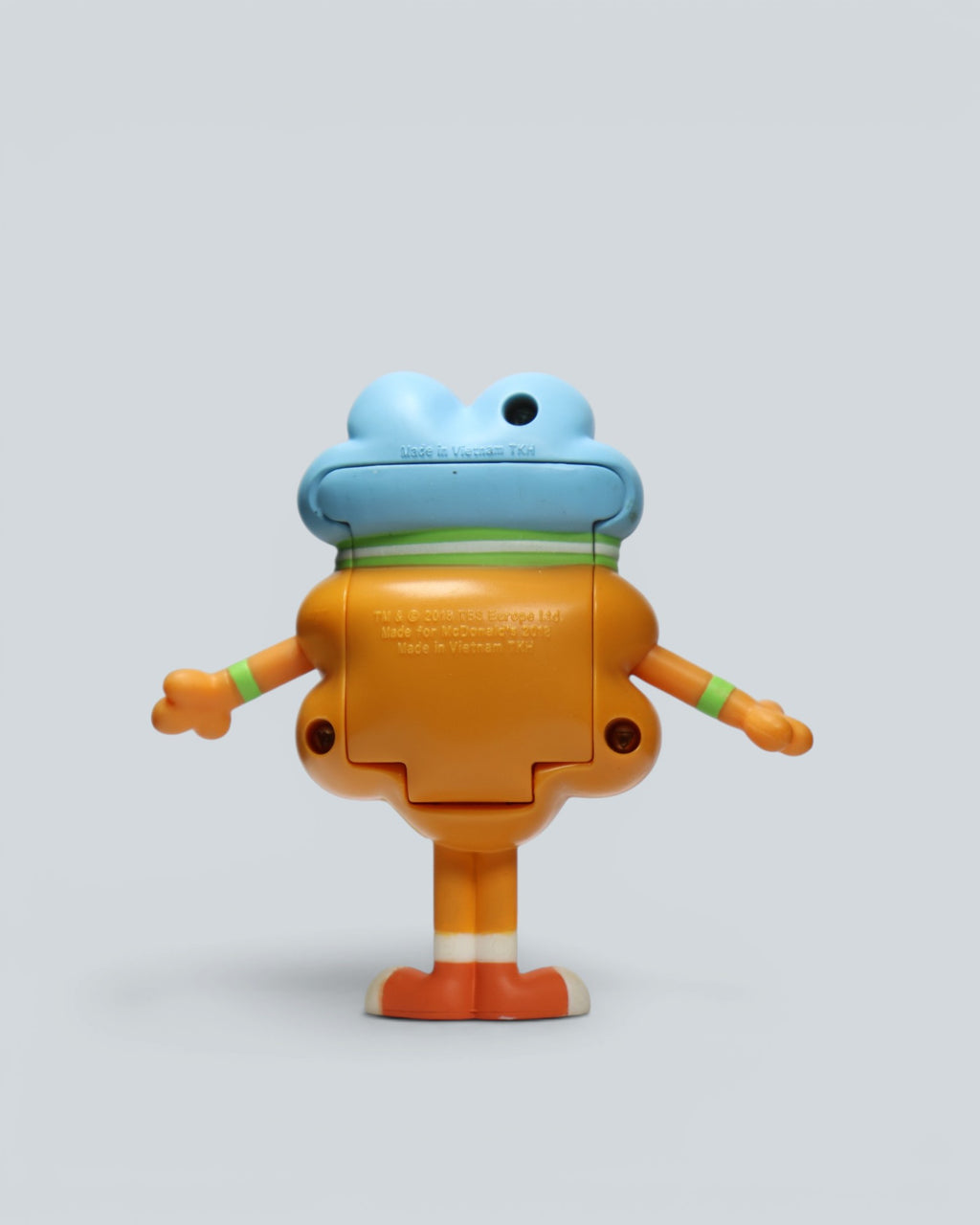 Cartoon Network: The Amazing World of Gumball Darwin Figure & Collectible Card Bundle