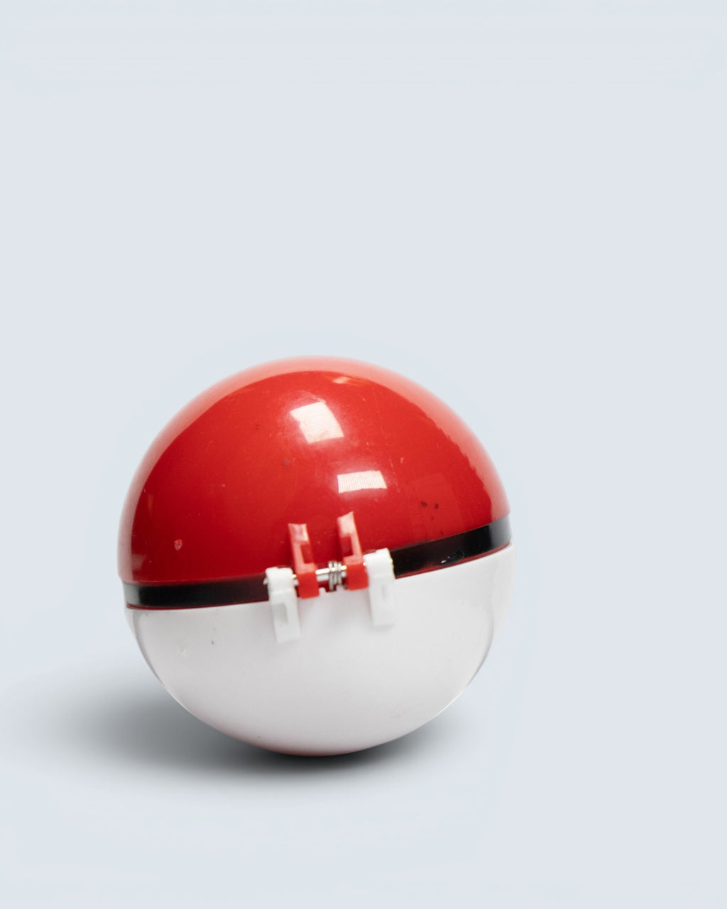 Pokémon - Poké Ball Red & White Collectible