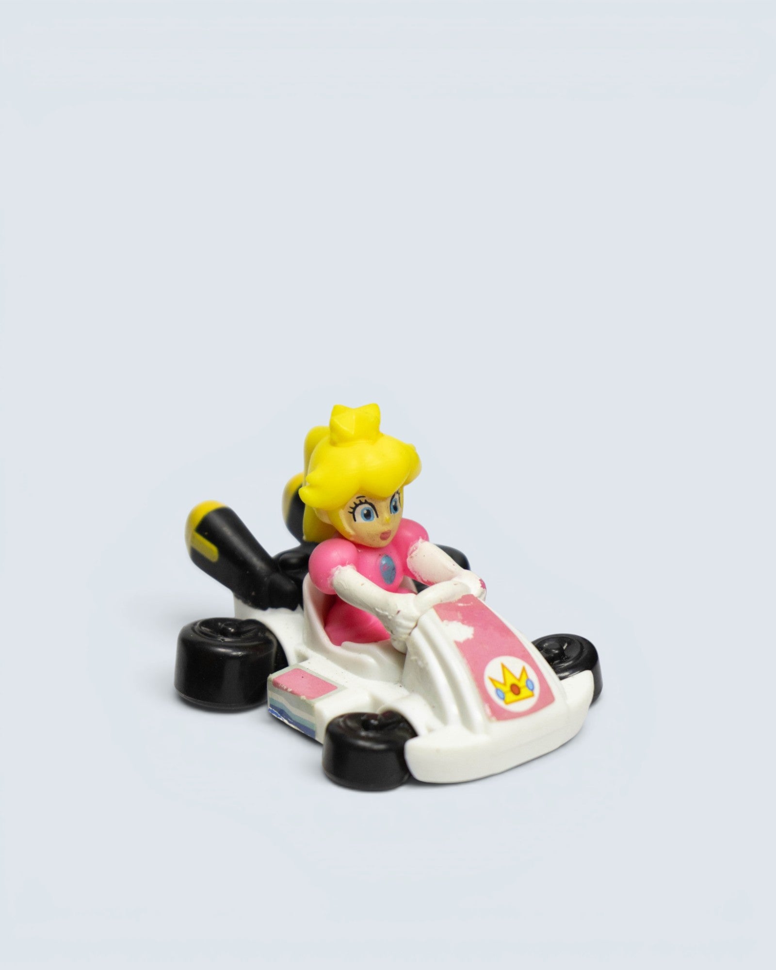 Mario Kart 8 Mini Toy Racer Figure Bundle (Gold Mario & Princess Peach)