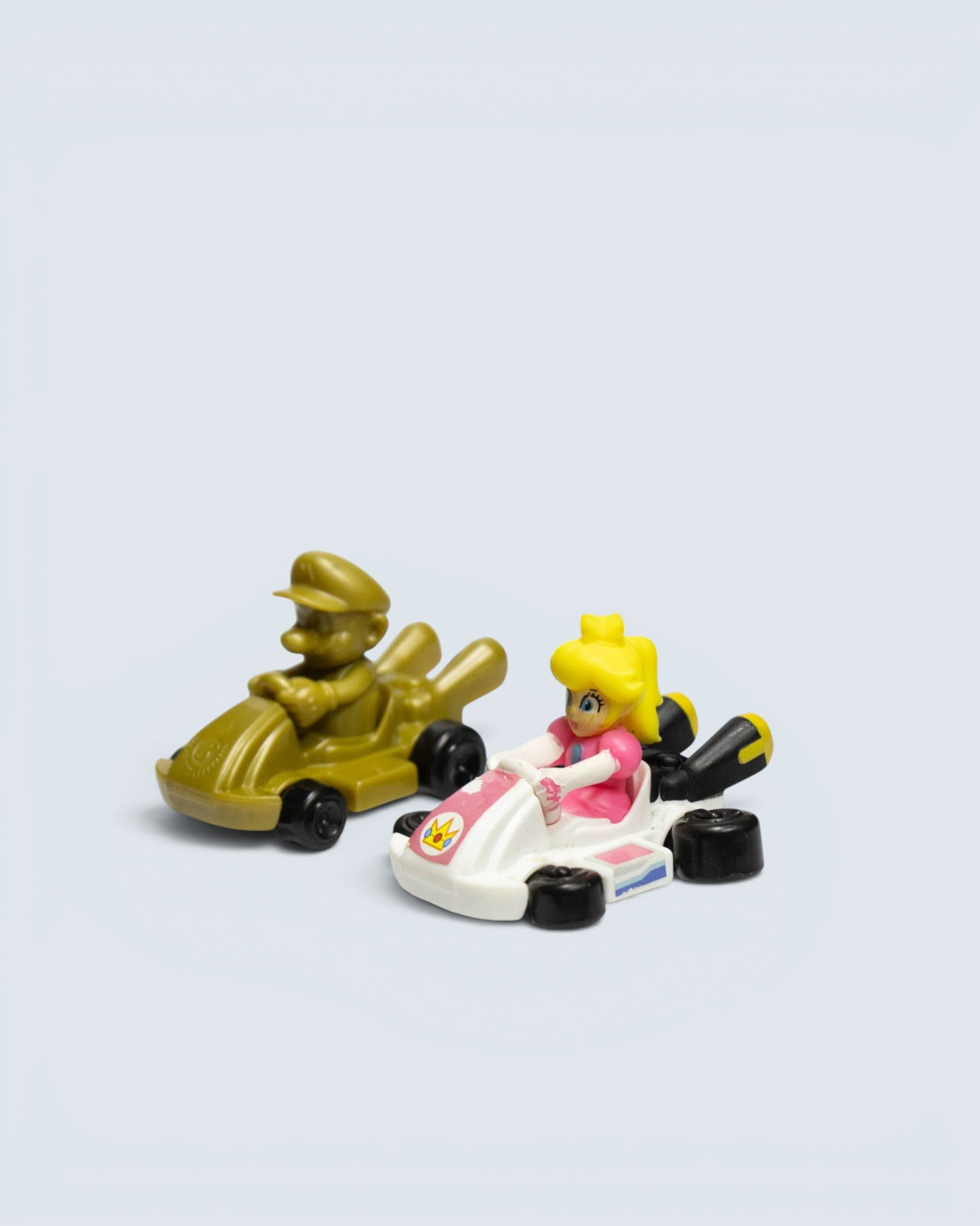 Mario Kart 8 Mini Toy Racer Figure Bundle (Gold Mario & Princess Peach)