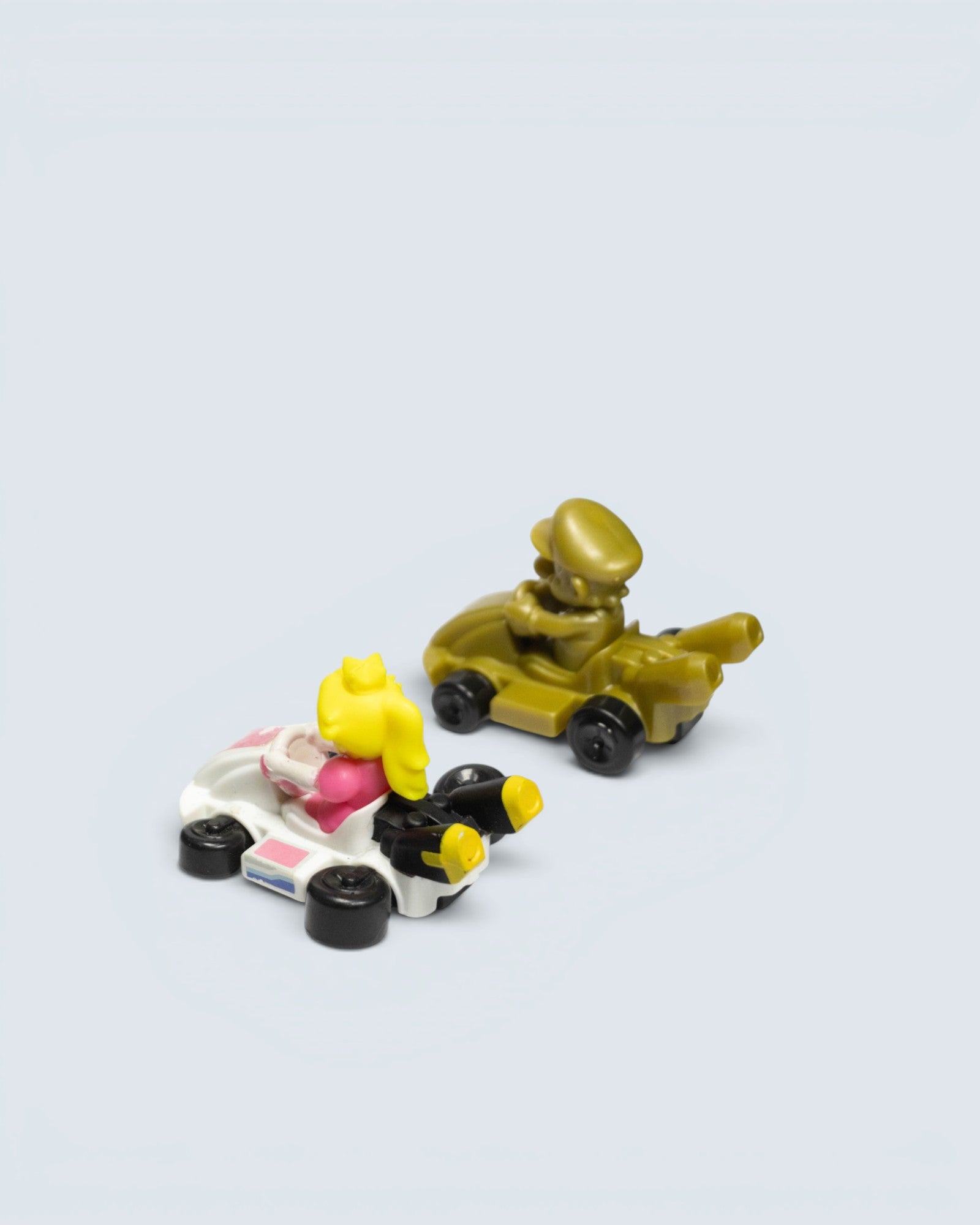 Mario Kart 8 Mini Toy Racer Figure Bundle (Gold Mario & Princess Peach)