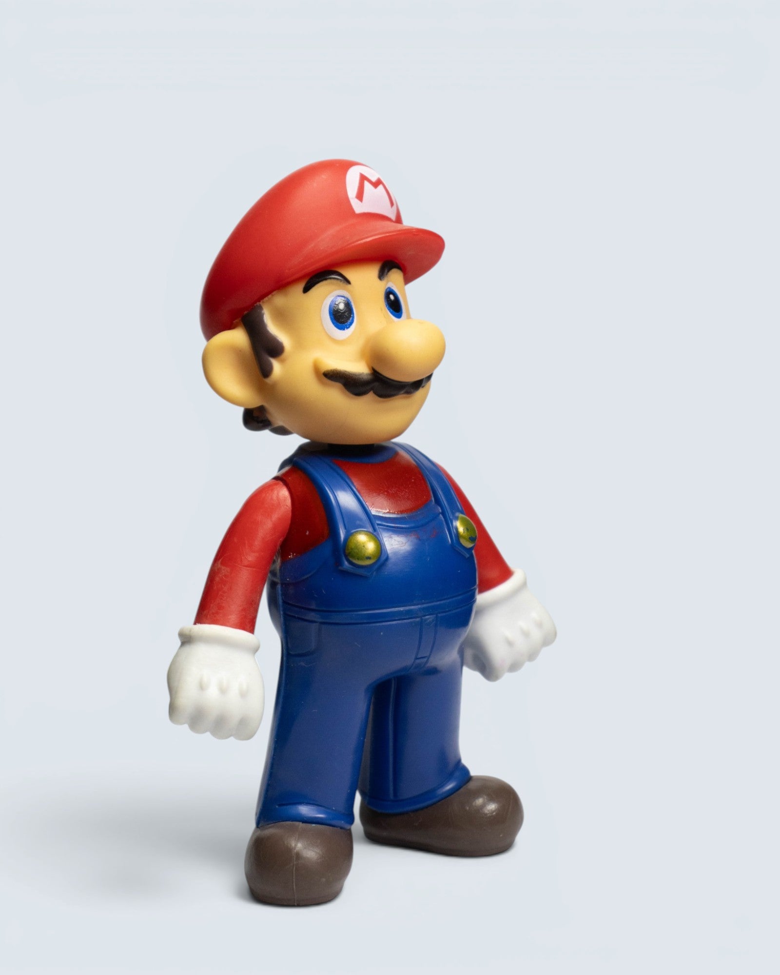 Mario Classic Outfit Mini Action Figure