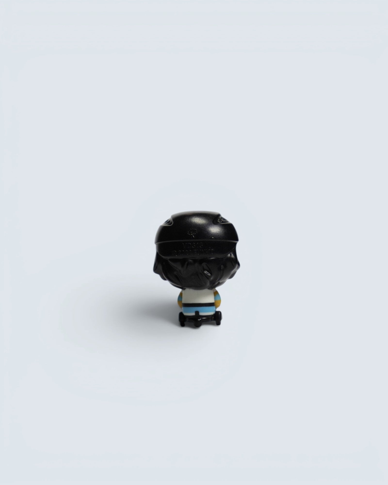 Funko Mystery Minis: Street Style Skater Boy (VD313) Mini Vinyl Figure