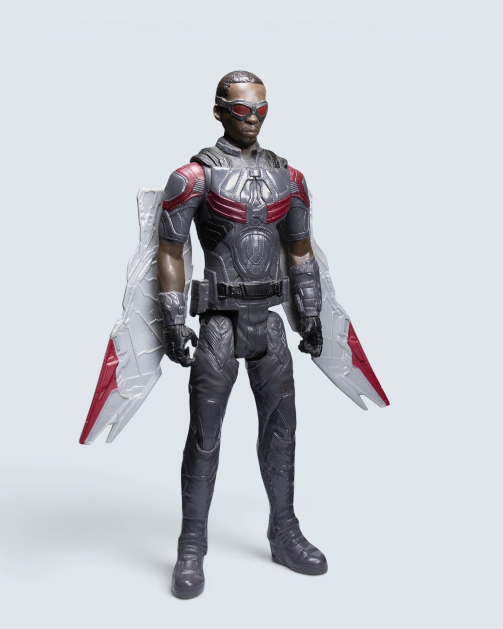 Marvel Avengers Titan Hero Series Falcon (MCU Version) 11.5-Inch Action Figure