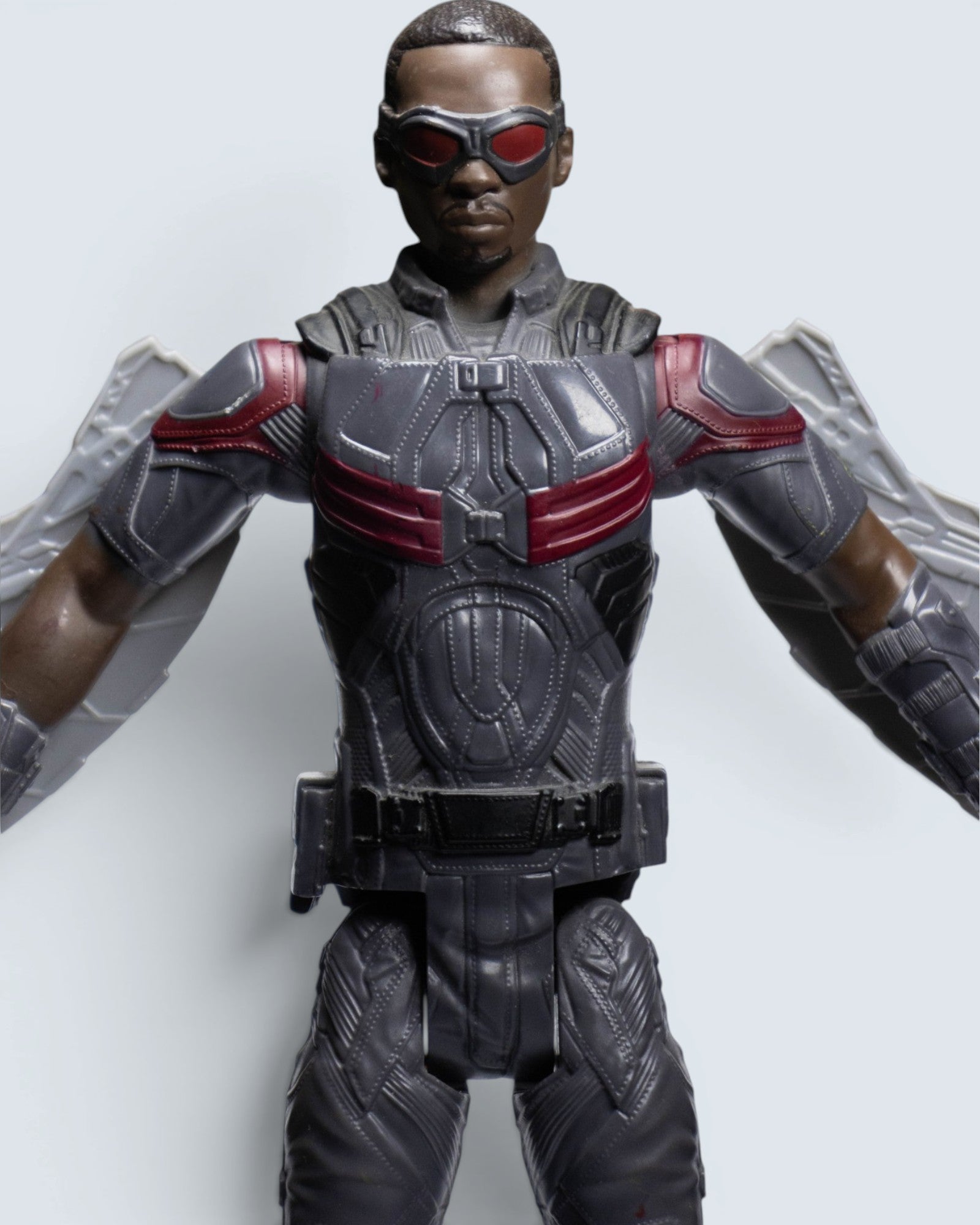 Marvel Avengers Titan Hero Series Falcon (MCU Version) 11.5-Inch Action Figure