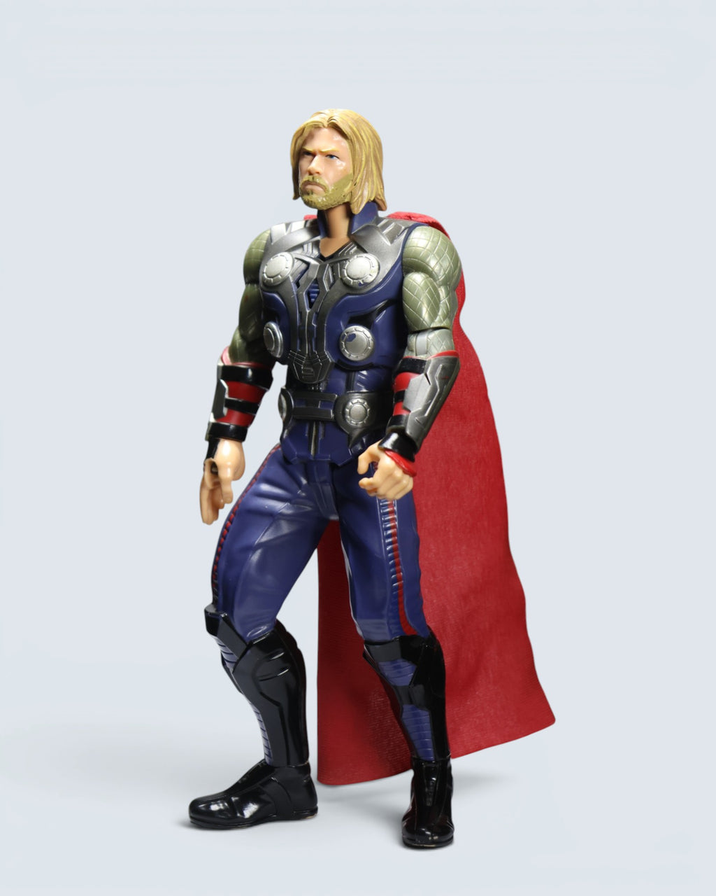Marvel Avengers Thor 10-Inch Action Figure (Classic Armor & Fabric Cape)