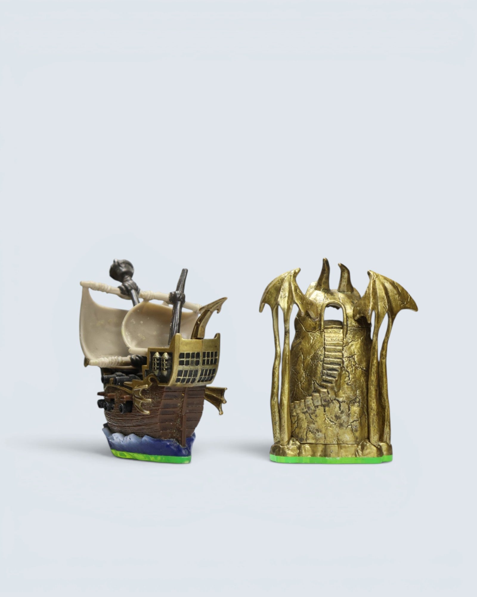 Skylanders Trap Team Dragon's Peak & Pirate Sea Storm Level Pack Items Bundle