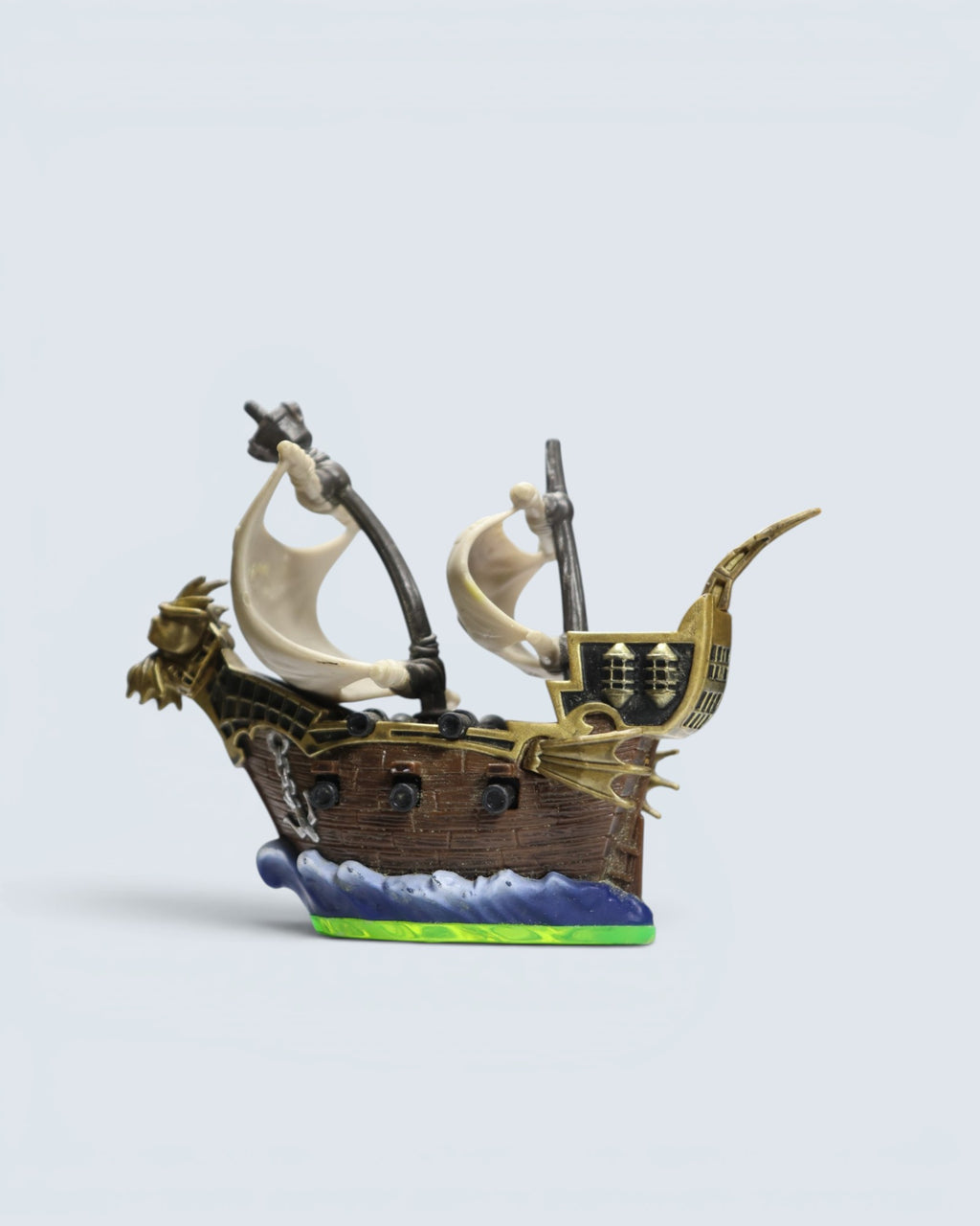 Skylanders Trap Team Dragon's Peak & Pirate Sea Storm Level Pack Items Bundle