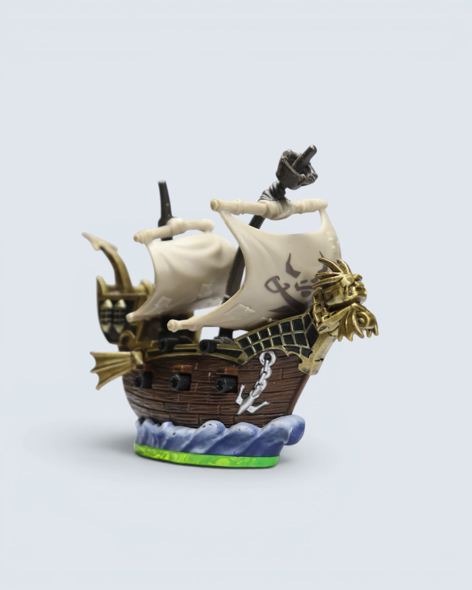 Skylanders Trap Team Dragon's Peak & Pirate Sea Storm Level Pack Items Bundle