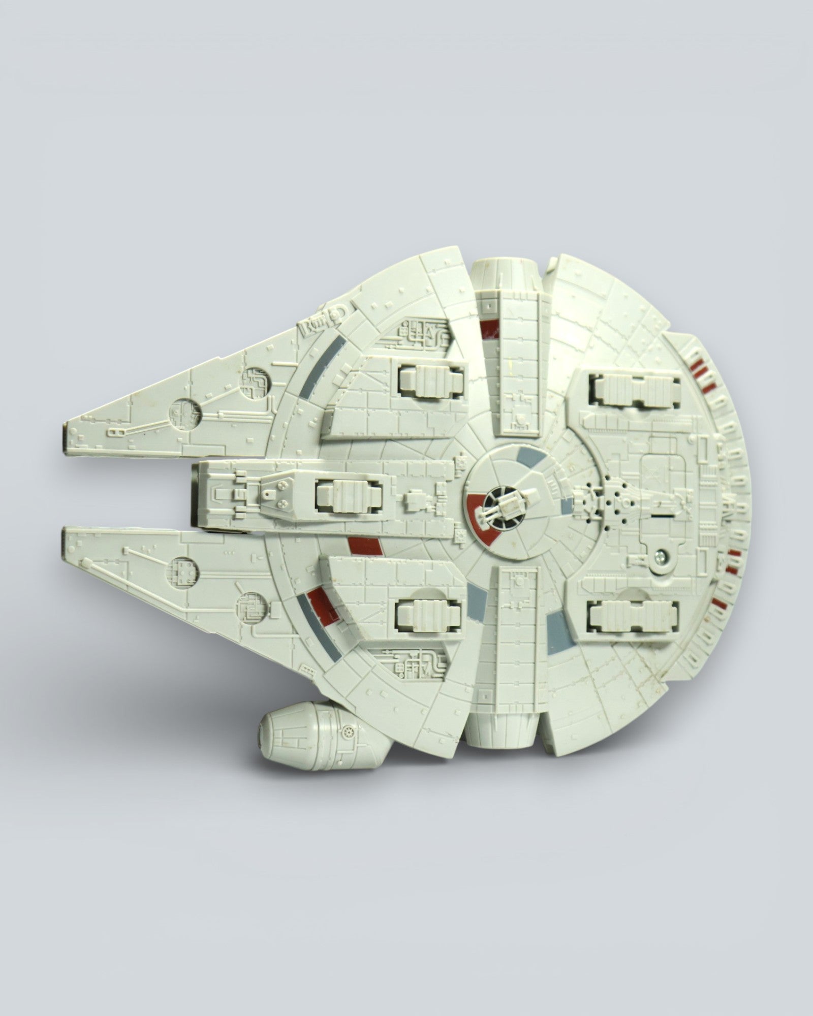Star Wars: Millennium Falcon (Corellian Freighter)