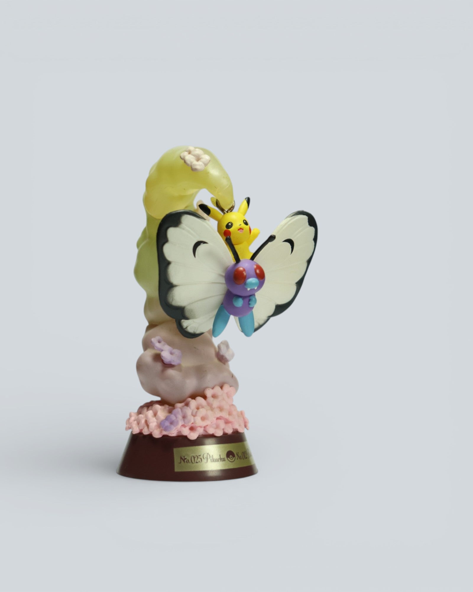 Pokémon: Pikachu & Butterfree – "Fly High" Diorama