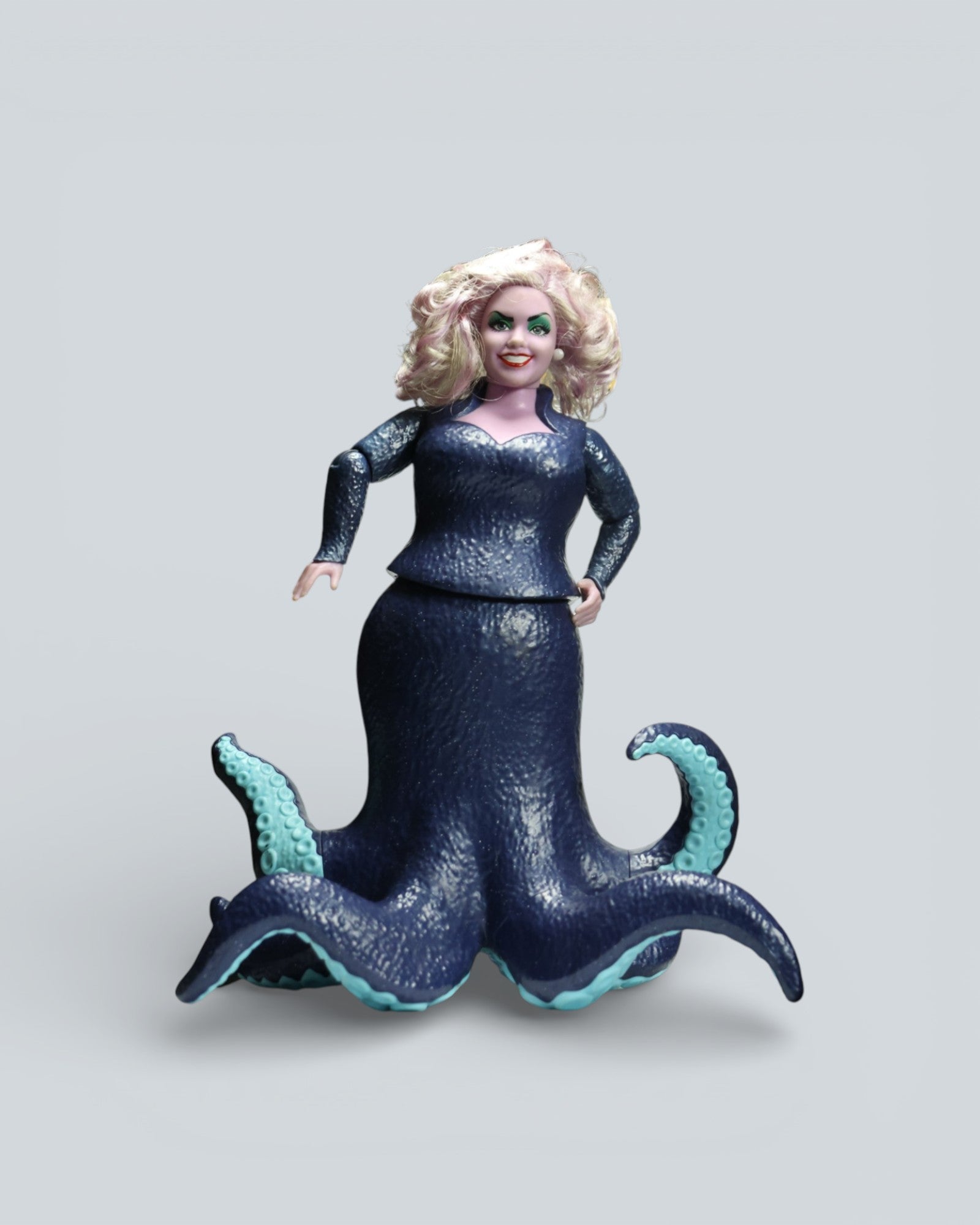 The Little Mermaid: Ursula – Disney Villain Figurine - 10 inch