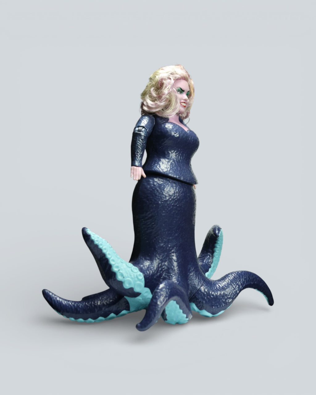 The Little Mermaid: Ursula – Disney Villain Figurine - 10 inch