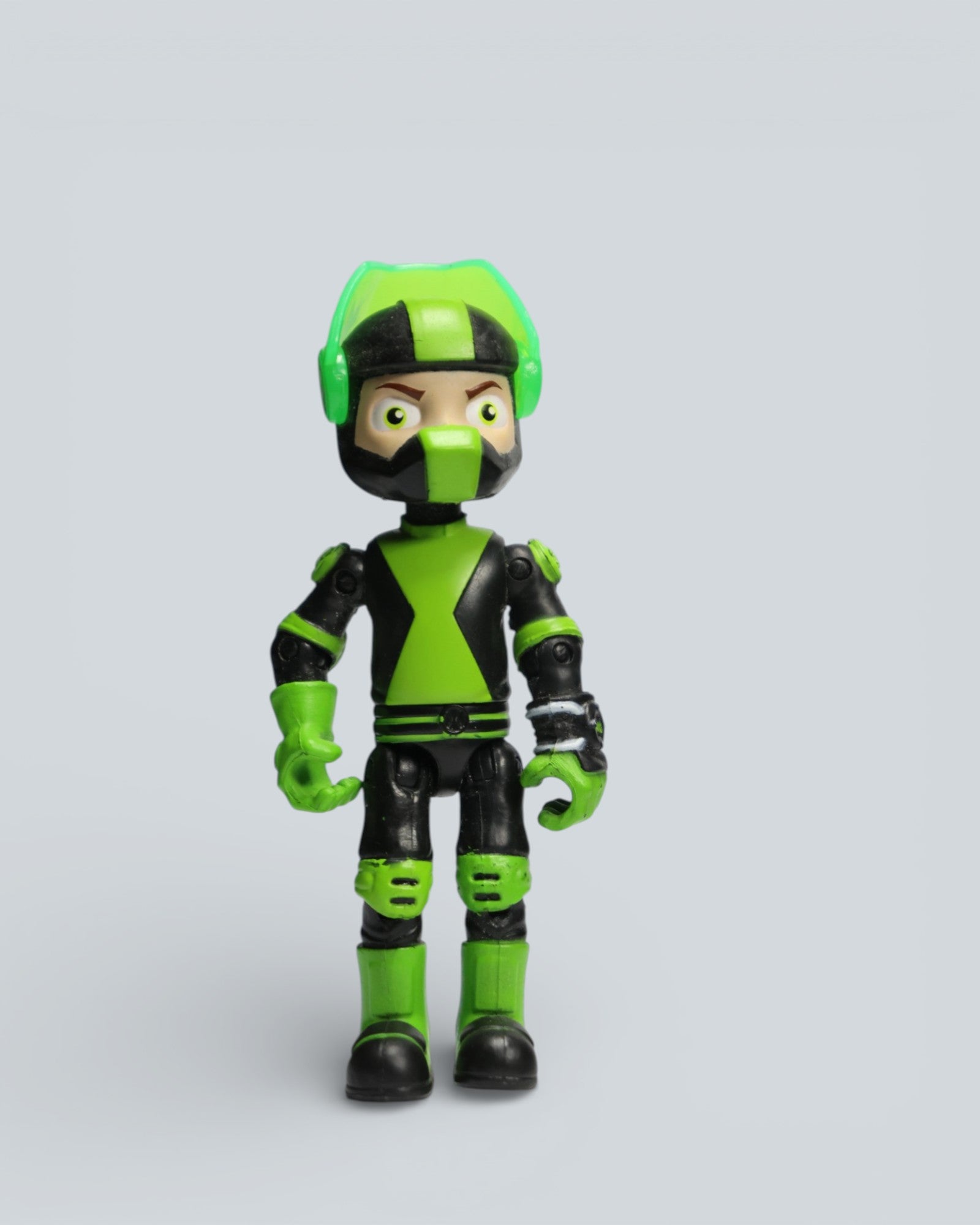 Ben 10: (Omni-Enhanced Stealth Suit) Action Figure