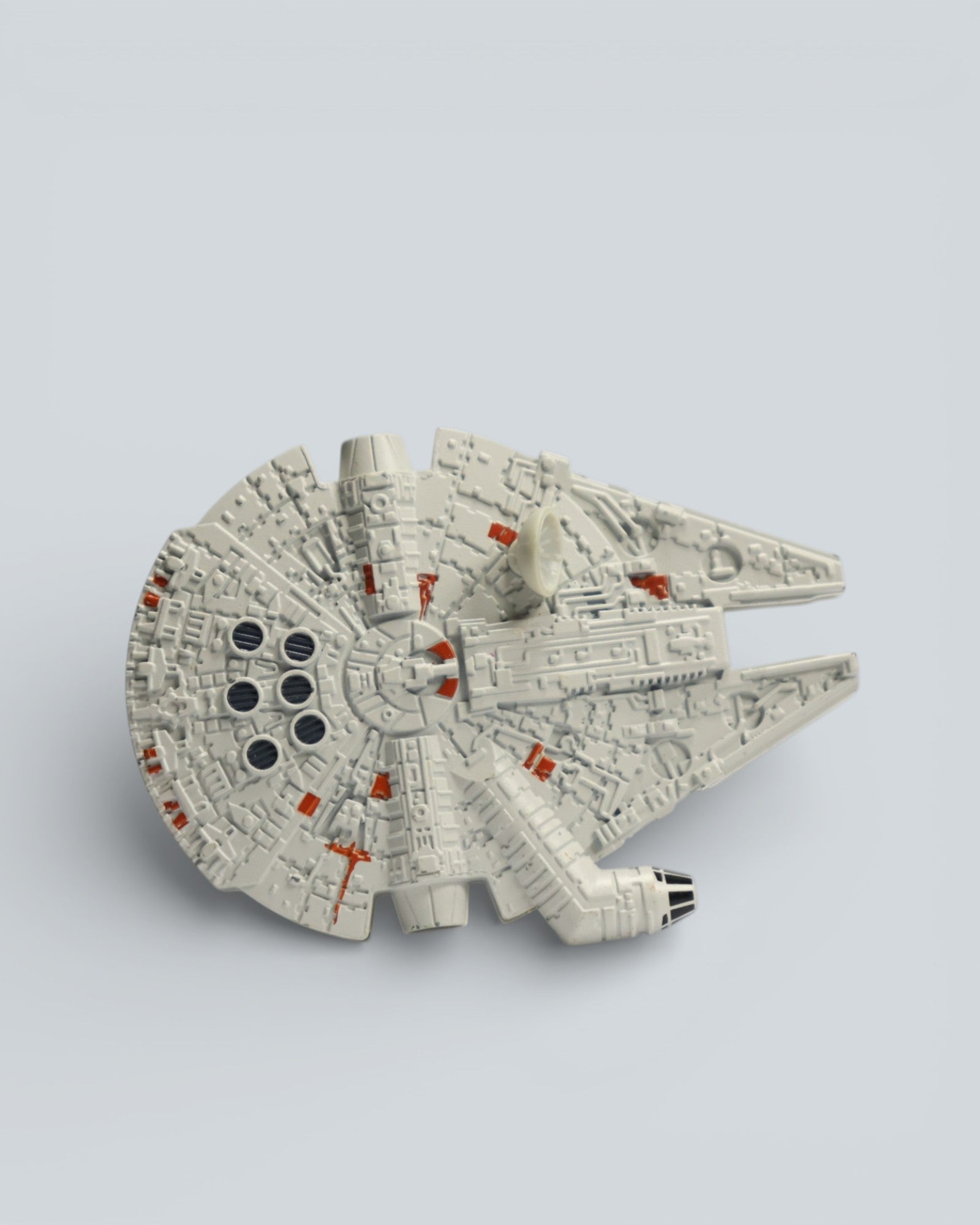 Star Wars: Millennium Falcon & R2-D2 Figure Set