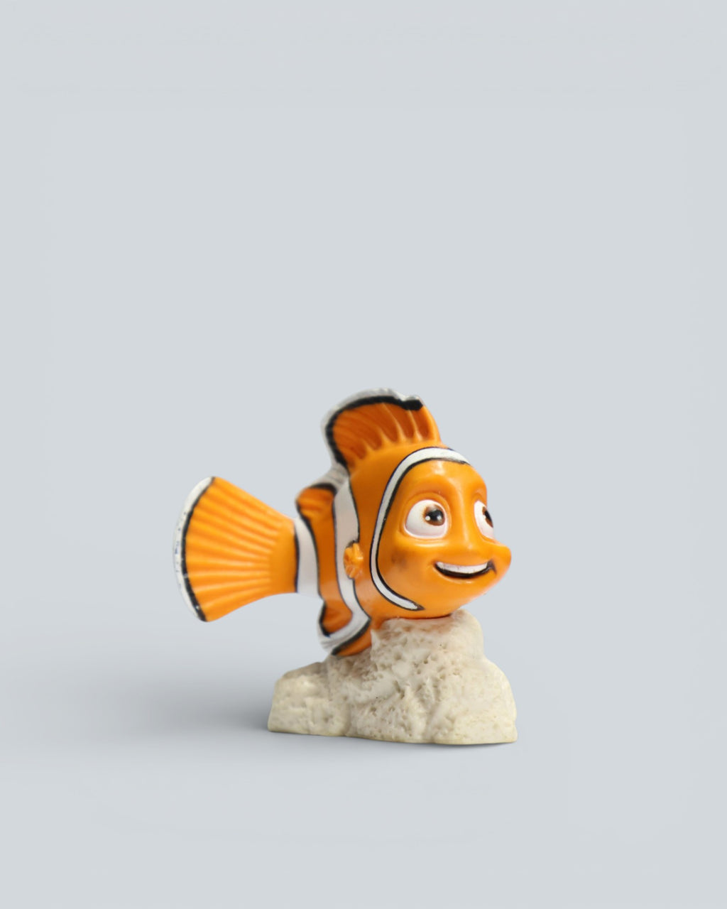Finding Nemo - Nemo on Coral Display Figure - Official
