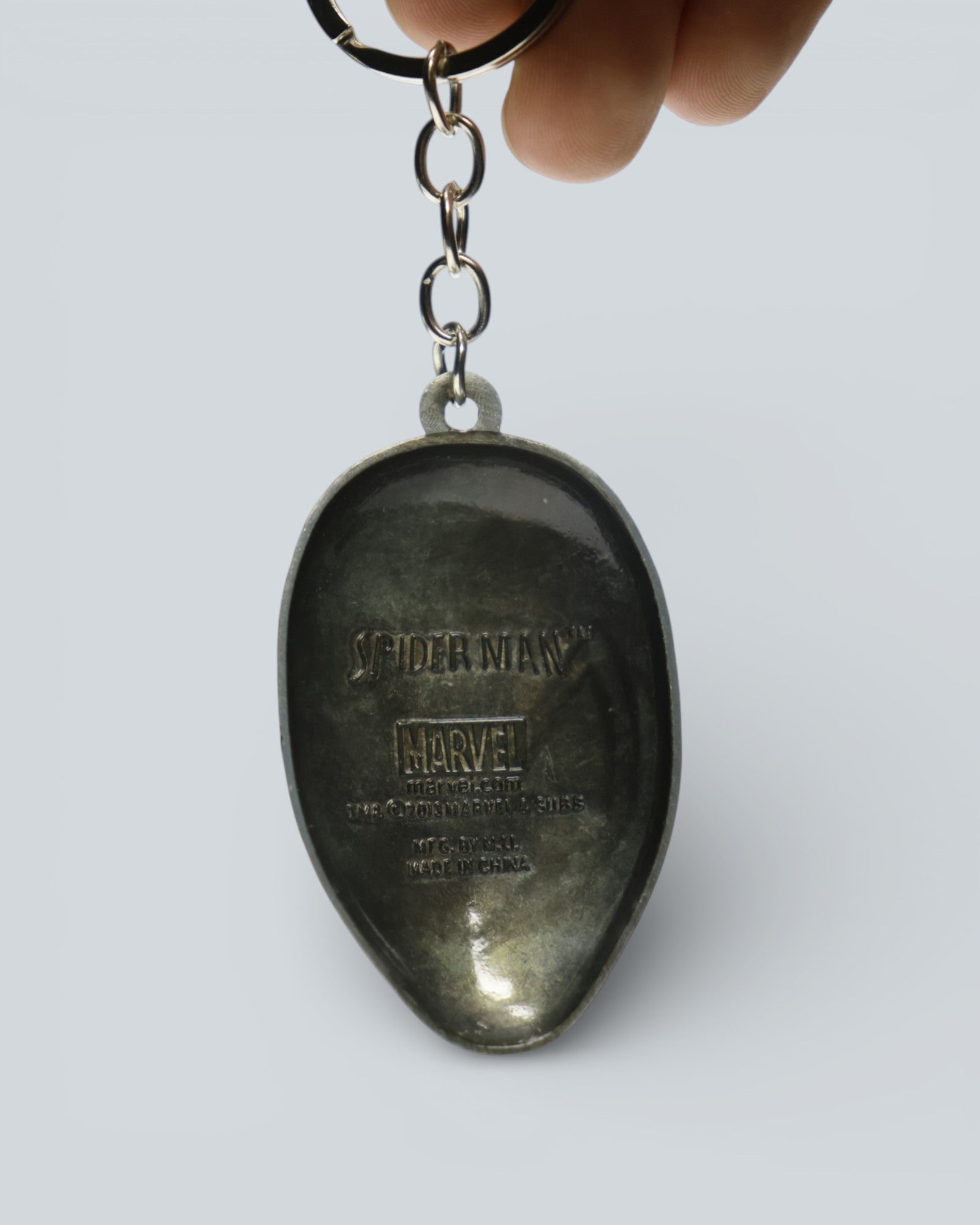 Official Marvel Spider-Man: Heavyweight Metal Mask Keychain - Silver