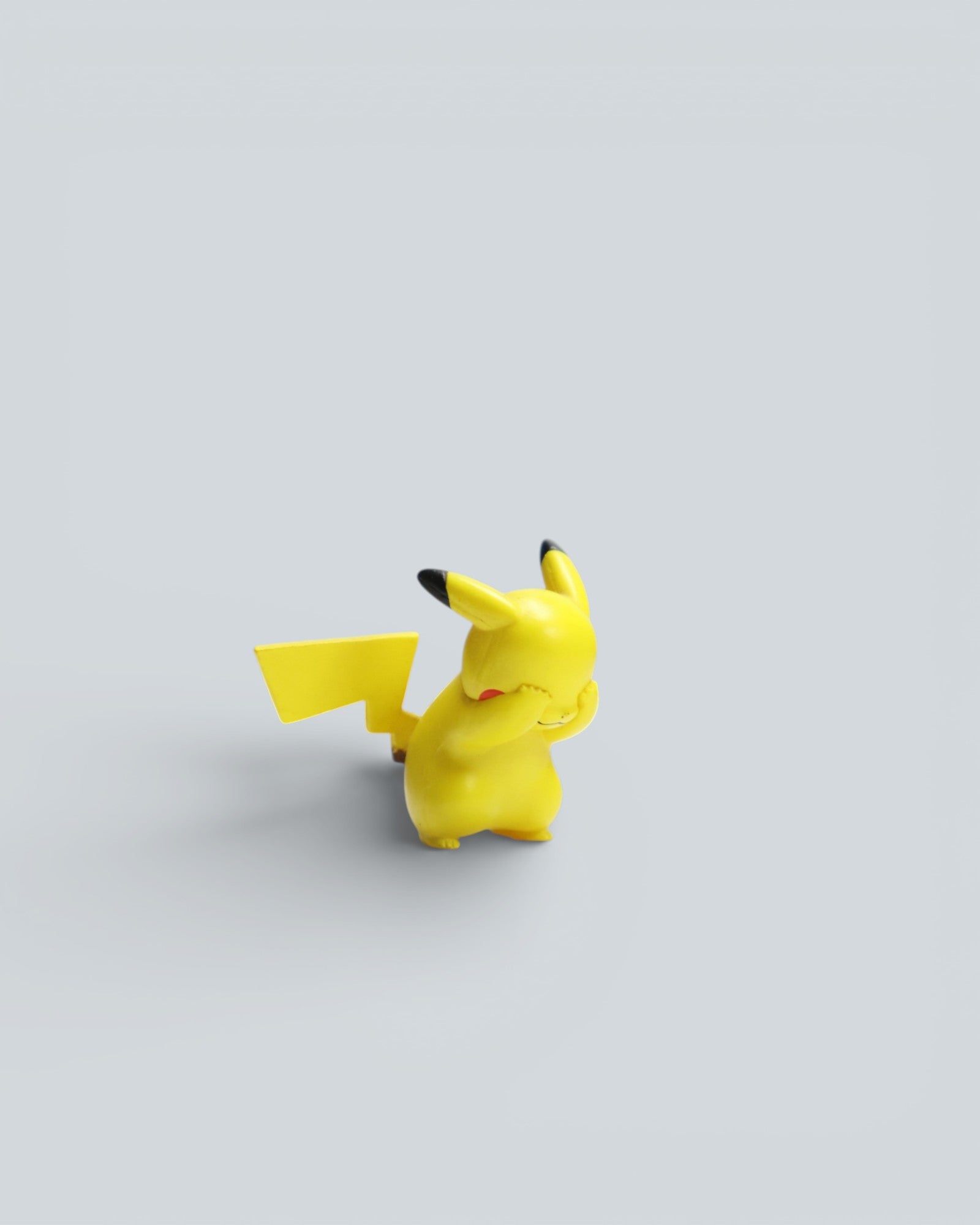 Pokémon: Pikachu "Shy" Miniature Figure