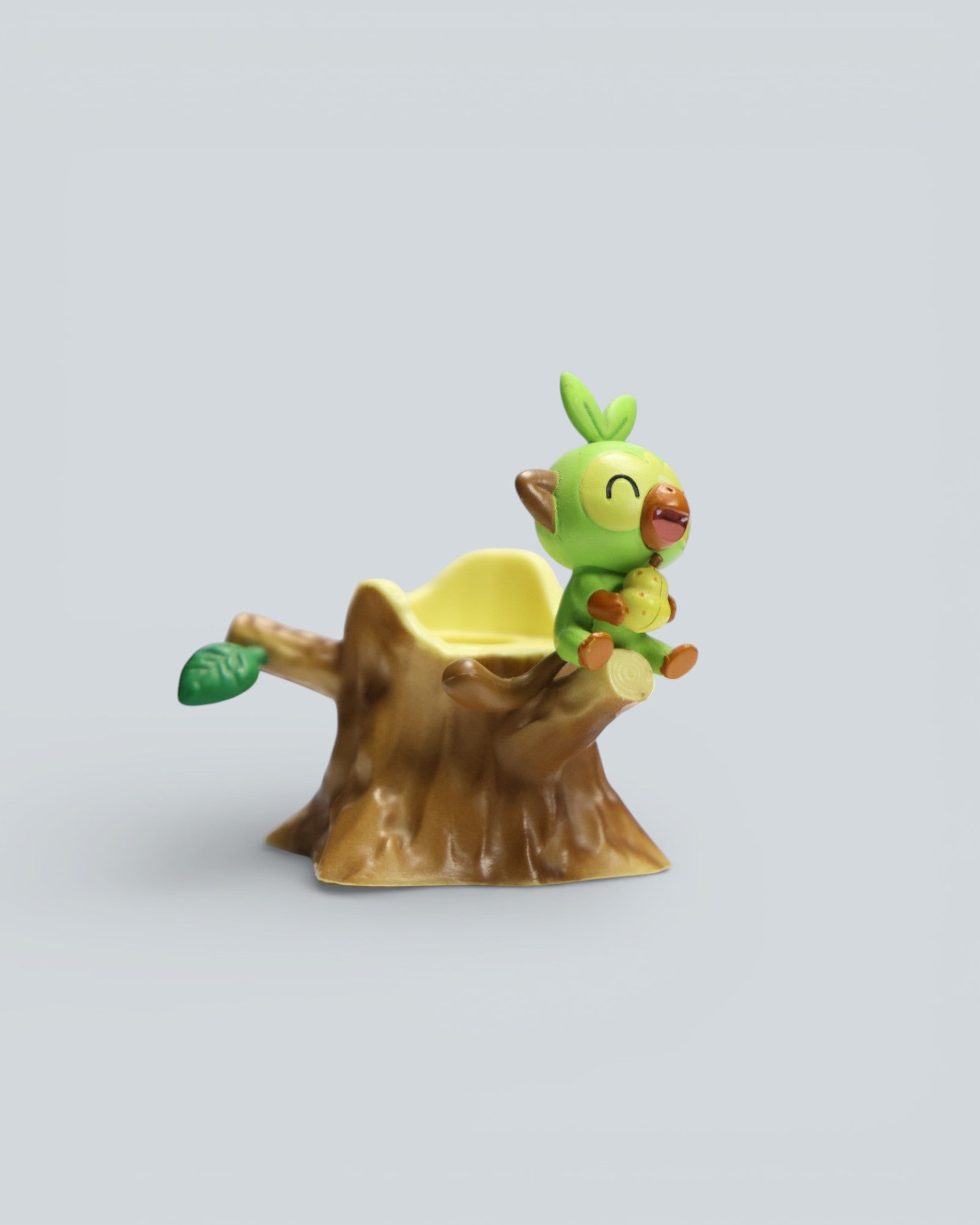 Pokémon: Grookey Tree Stump Pen Holder – Cute Pokémon Desk Organizer Figurine