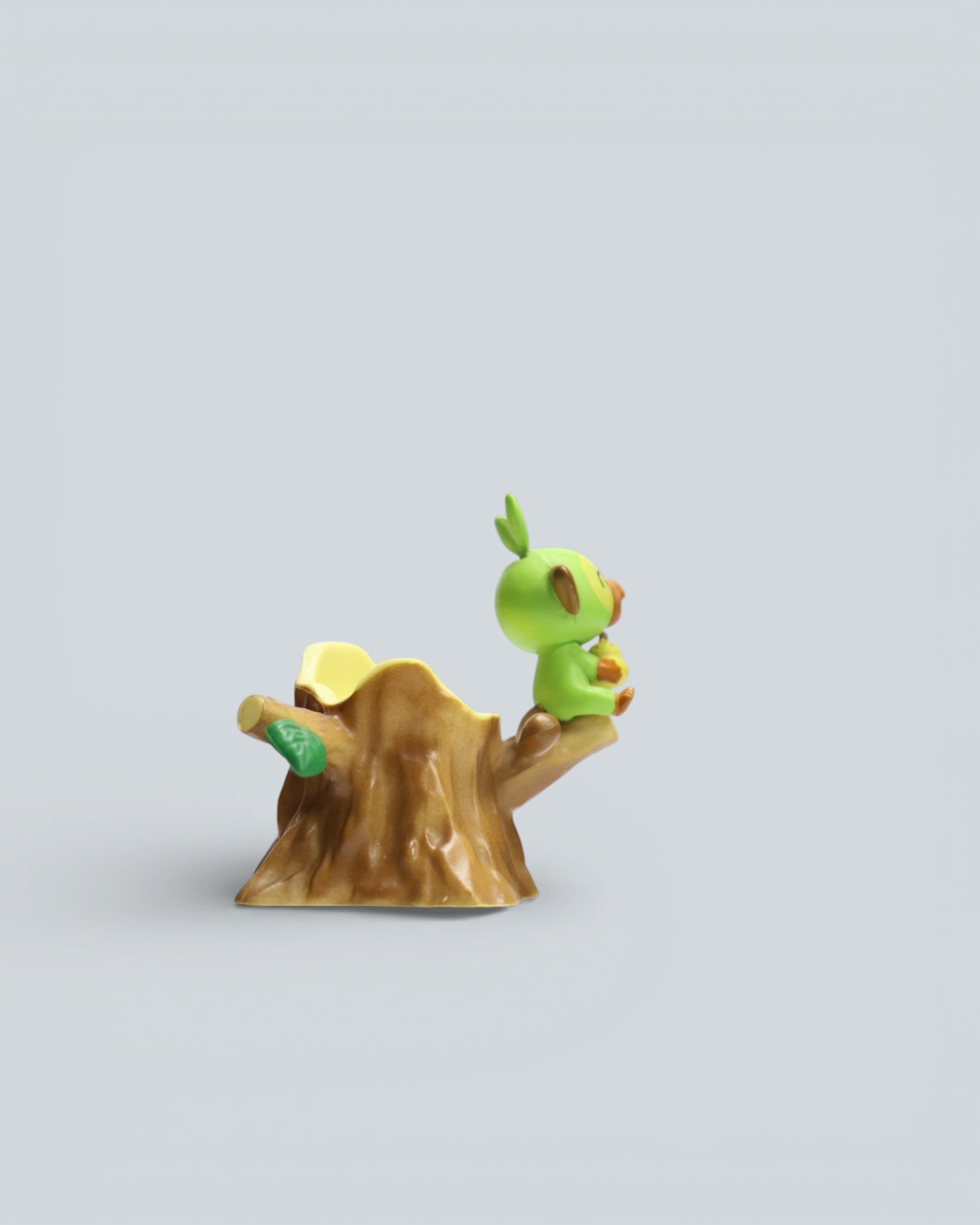 Pokémon: Grookey Tree Stump Pen Holder – Cute Pokémon Desk Organizer Figurine