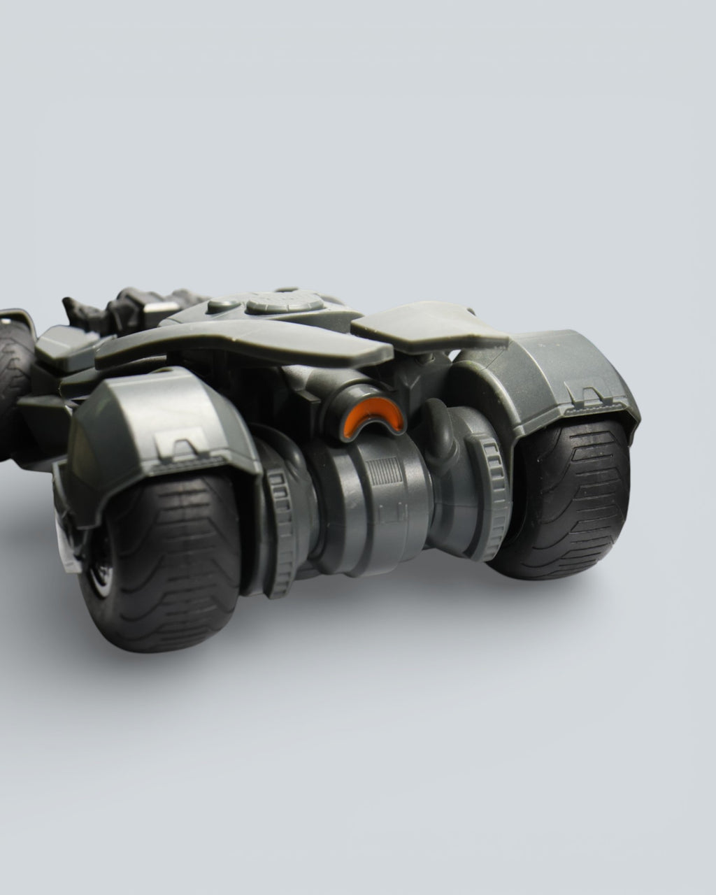 DC Multiverse: Justice League Batmobile (Tactical Edition) Deluxe Vehicle - 26x11 cm