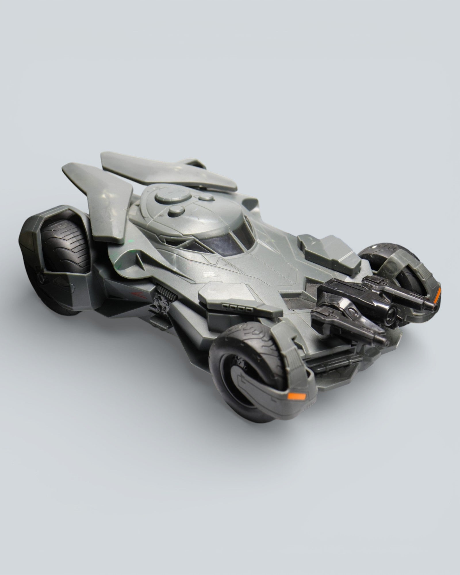 DC Multiverse: Justice League Batmobile (Tactical Edition) Deluxe Vehicle - 26x11 cm