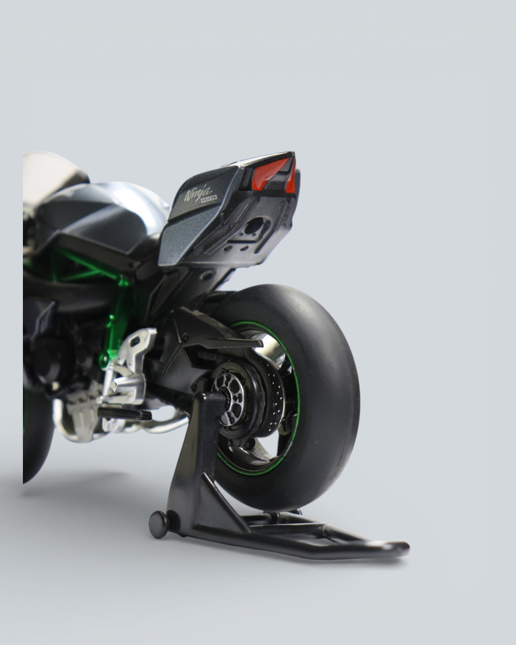 Kawasaki Ninja H2R Diecast Model – 1:12 Scale High-Detail Superbike (Maisto / Jazwares)