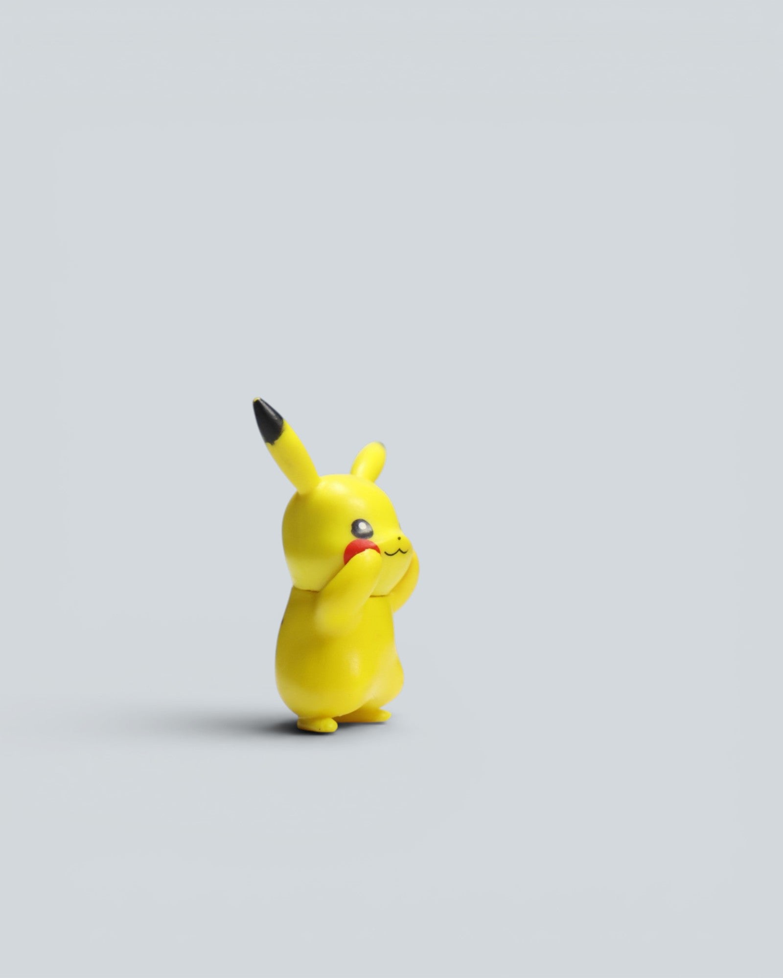 Pokémon: Pikachu "Shy" Miniature Figure