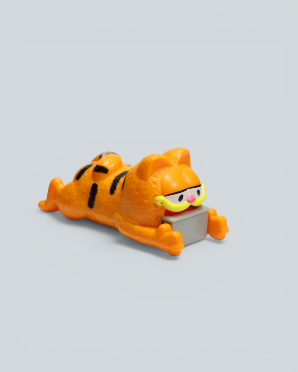 Garfield with Lasagna Tray Pull-Back - Action Figure