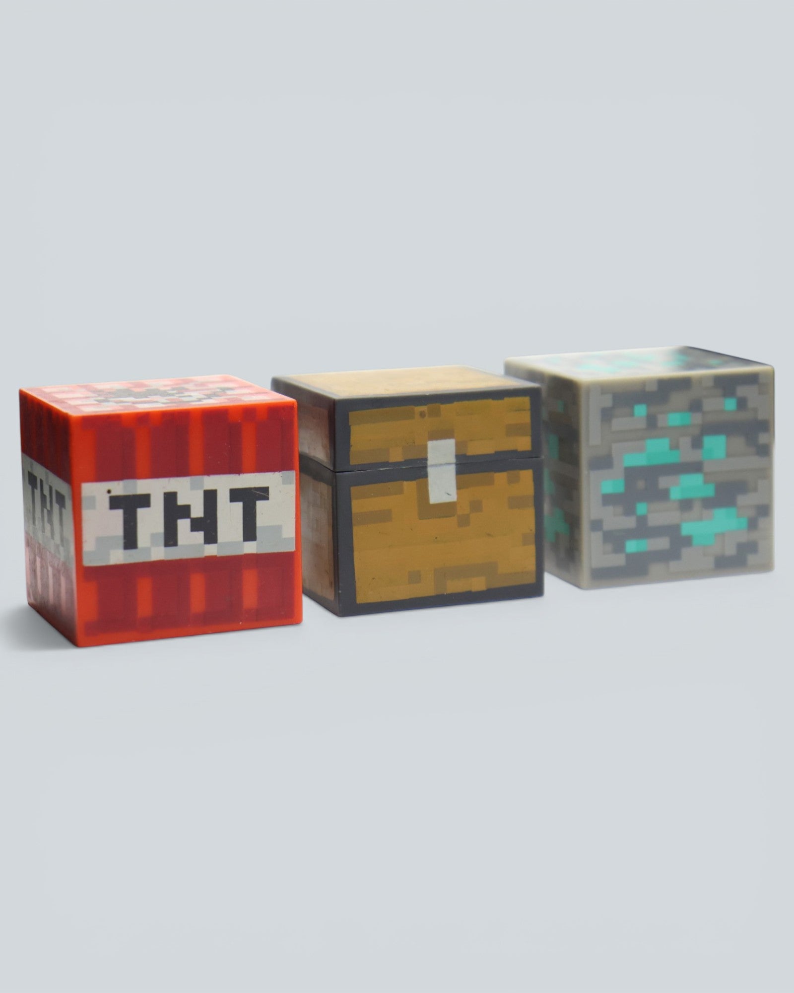 Minecraft 1.5" Mini-Figure Block Bundle - TNT, Diamond Ore & Chest