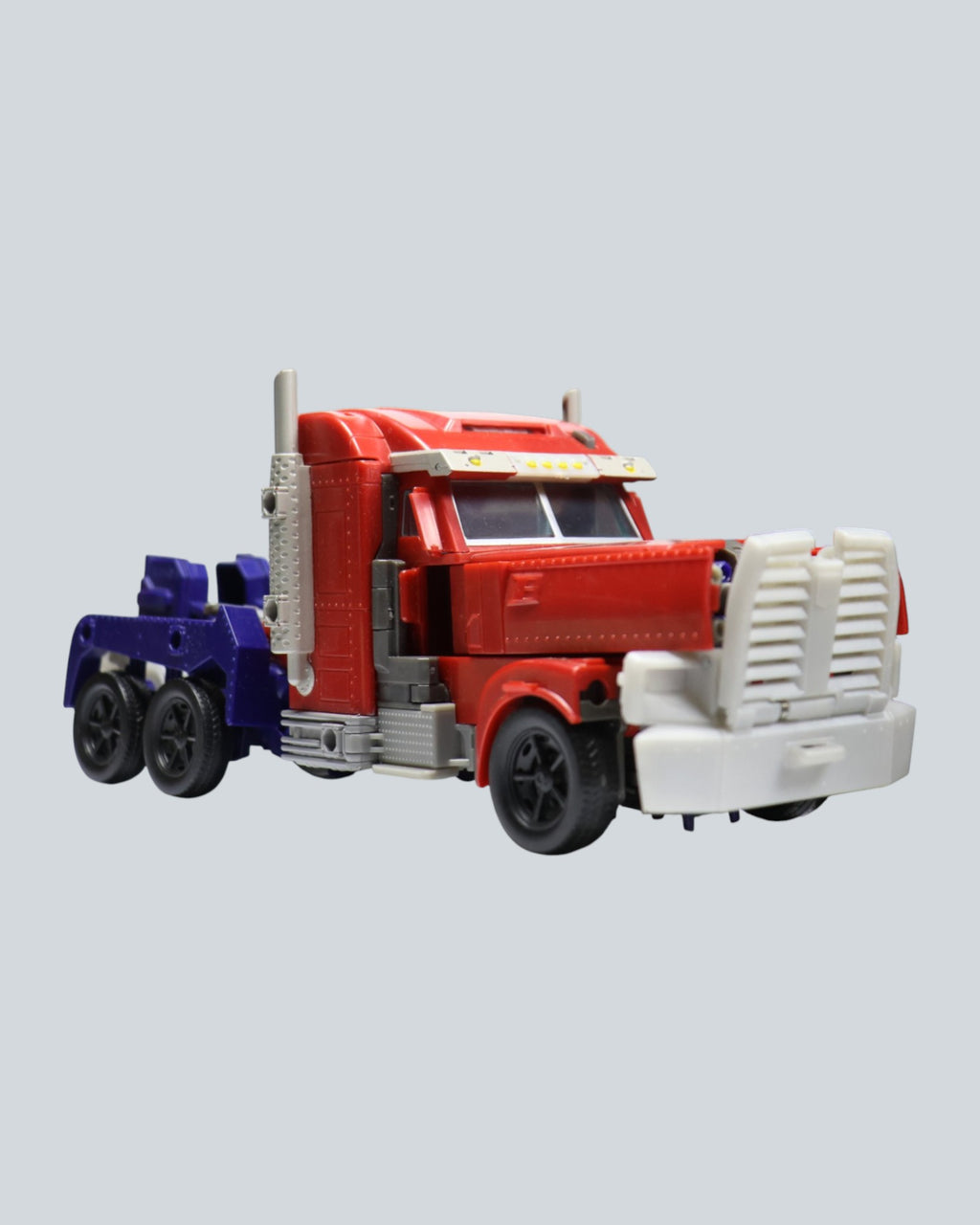Transformers Dark of the Moon Ultimate Optimus Prime – 2-in-1 Combined Mode Figure