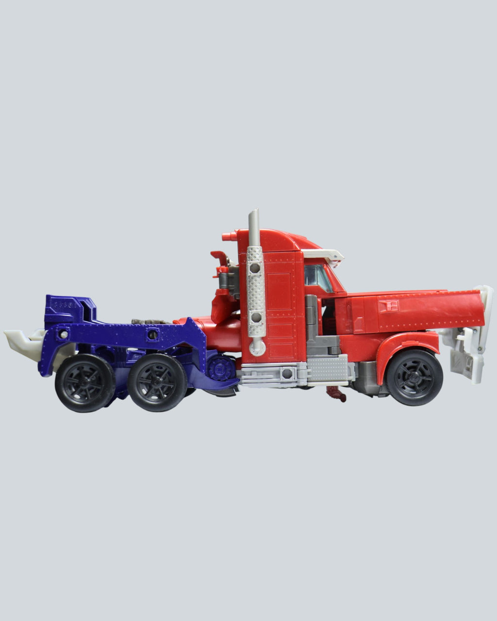 Transformers Dark of the Moon Ultimate Optimus Prime – 2-in-1 Combined Mode Figure
