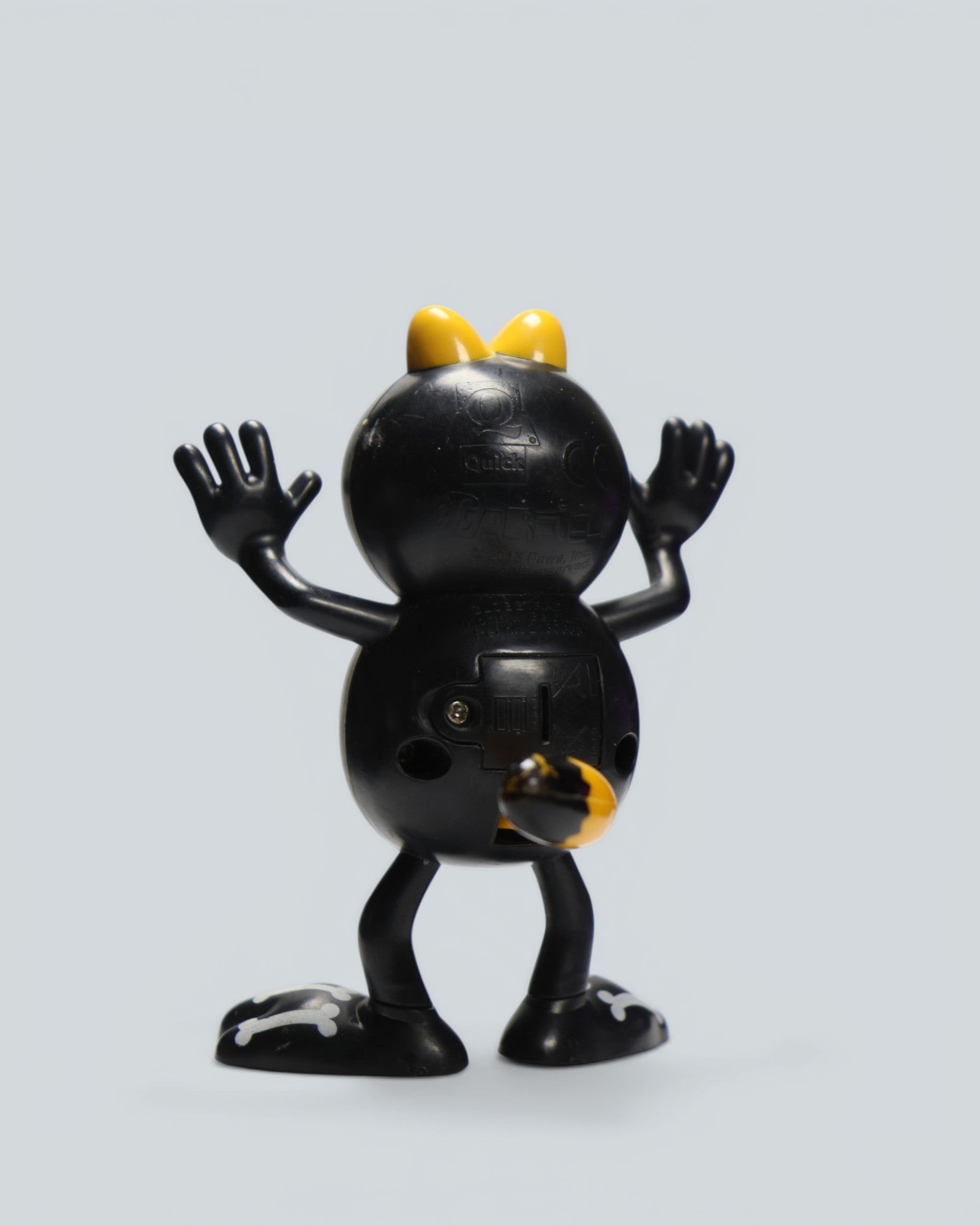 Garfield: "Skeleton Suit" Halloween Collectible