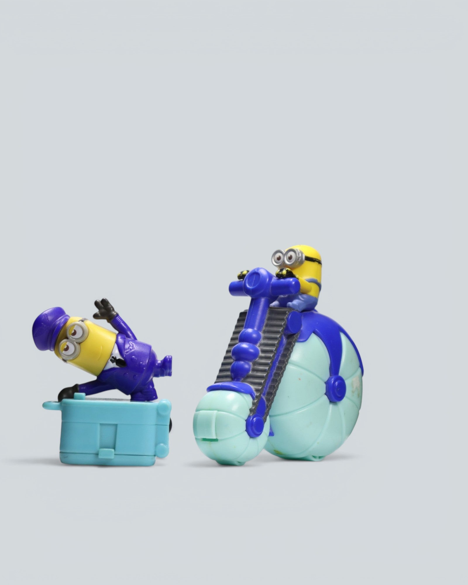 Minions Postman & Biker Figure Set - Monocycle & Luggage Scenes