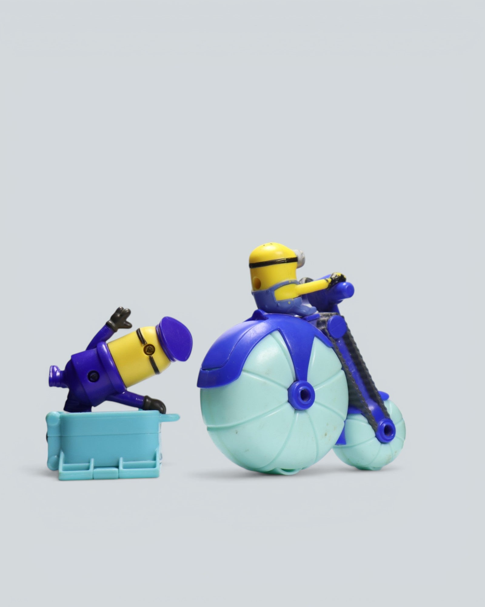 Minions Postman & Biker Figure Set - Monocycle & Luggage Scenes