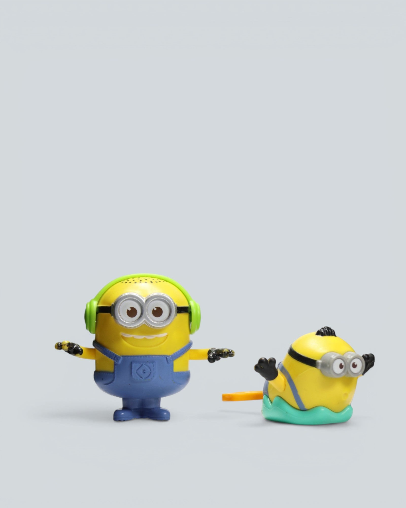 Minion DJ & Surfer Figure Set - Musical & Beach Adventure