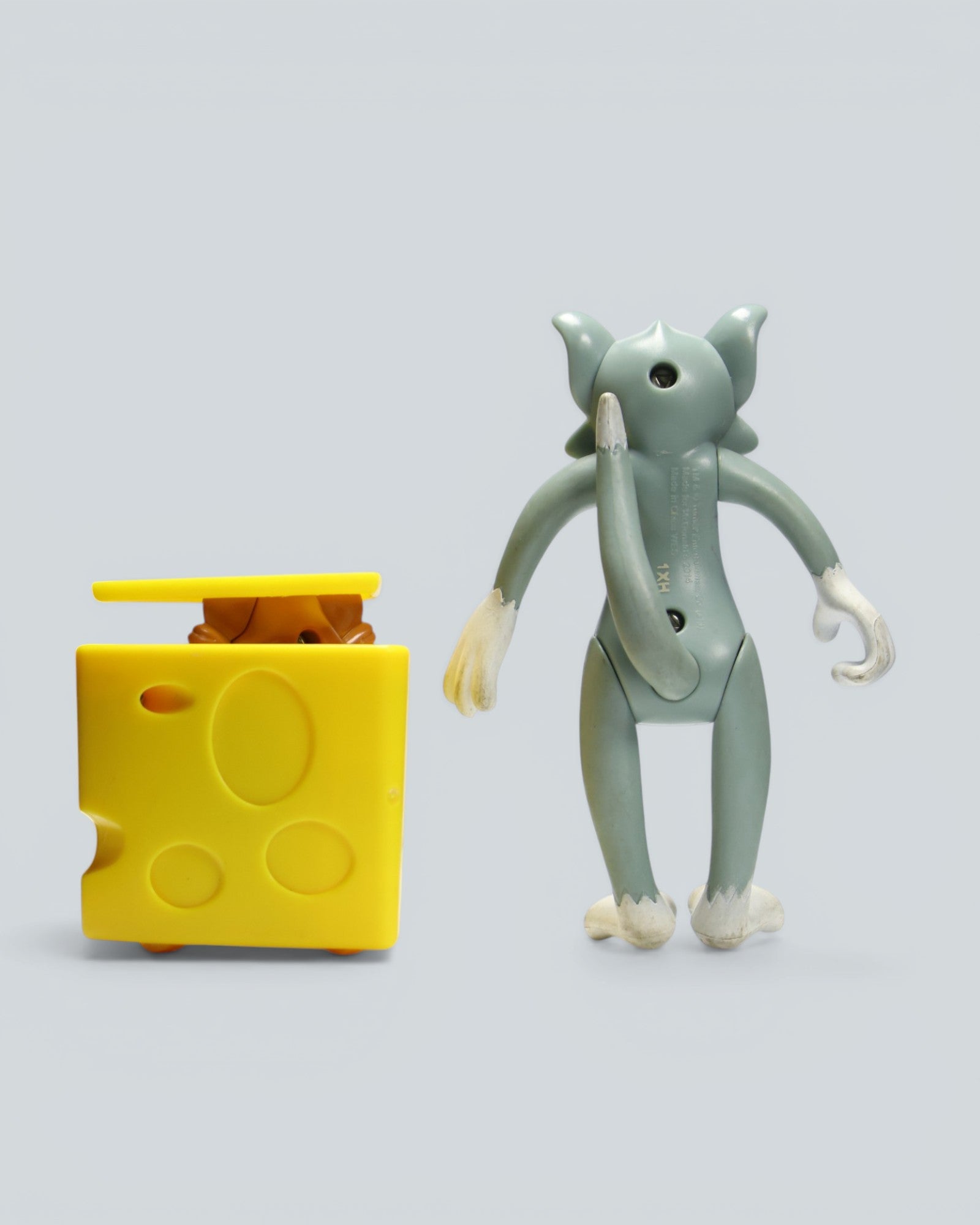 Tom and Jerry Collectible Figure Set - "Cat & Mouse Chase" Bundle