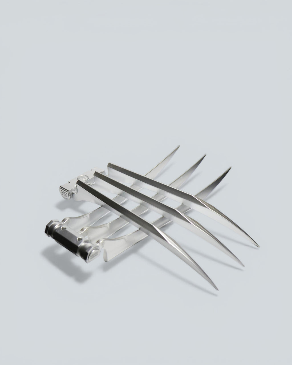 Marvel: The Wolverine Adamantium Claws - Prop Replica