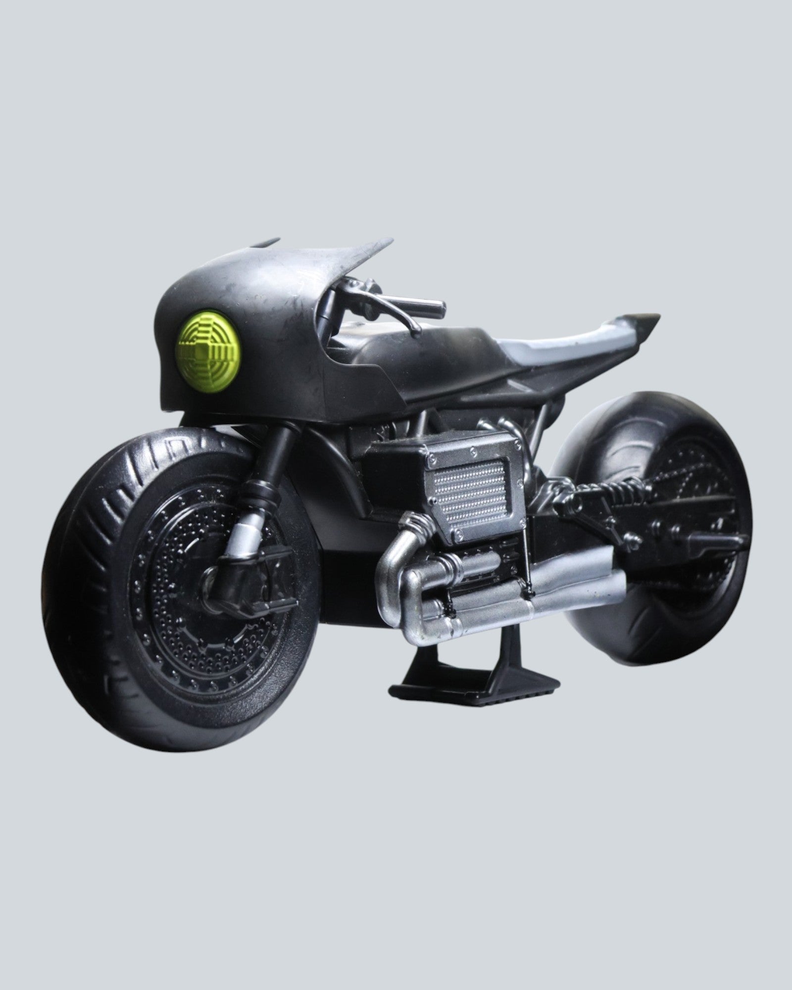 The Batman (2022) Batcycle – 1/10 Scale Movie Replica - 14 inches.