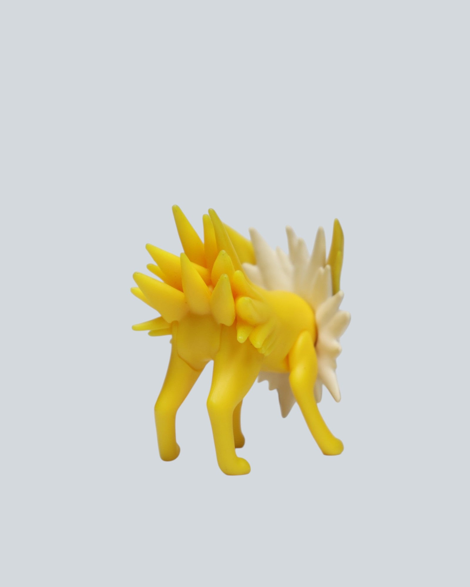 Pokémon: Jolteon Lightning-Quick Collectible Figure
