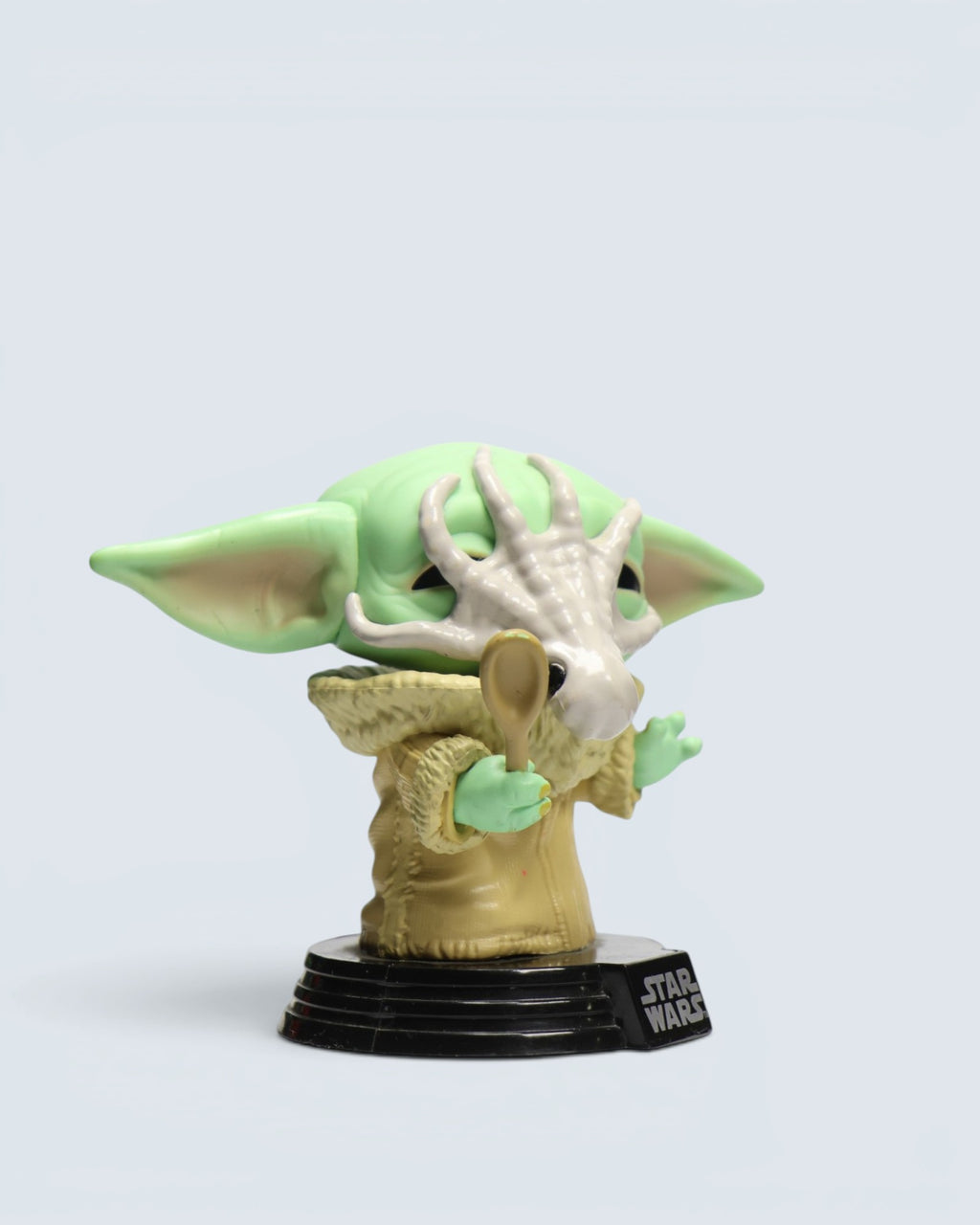 Star Wars: The Mandalorian – Grogu (The Child) with Squid Funko Pop!